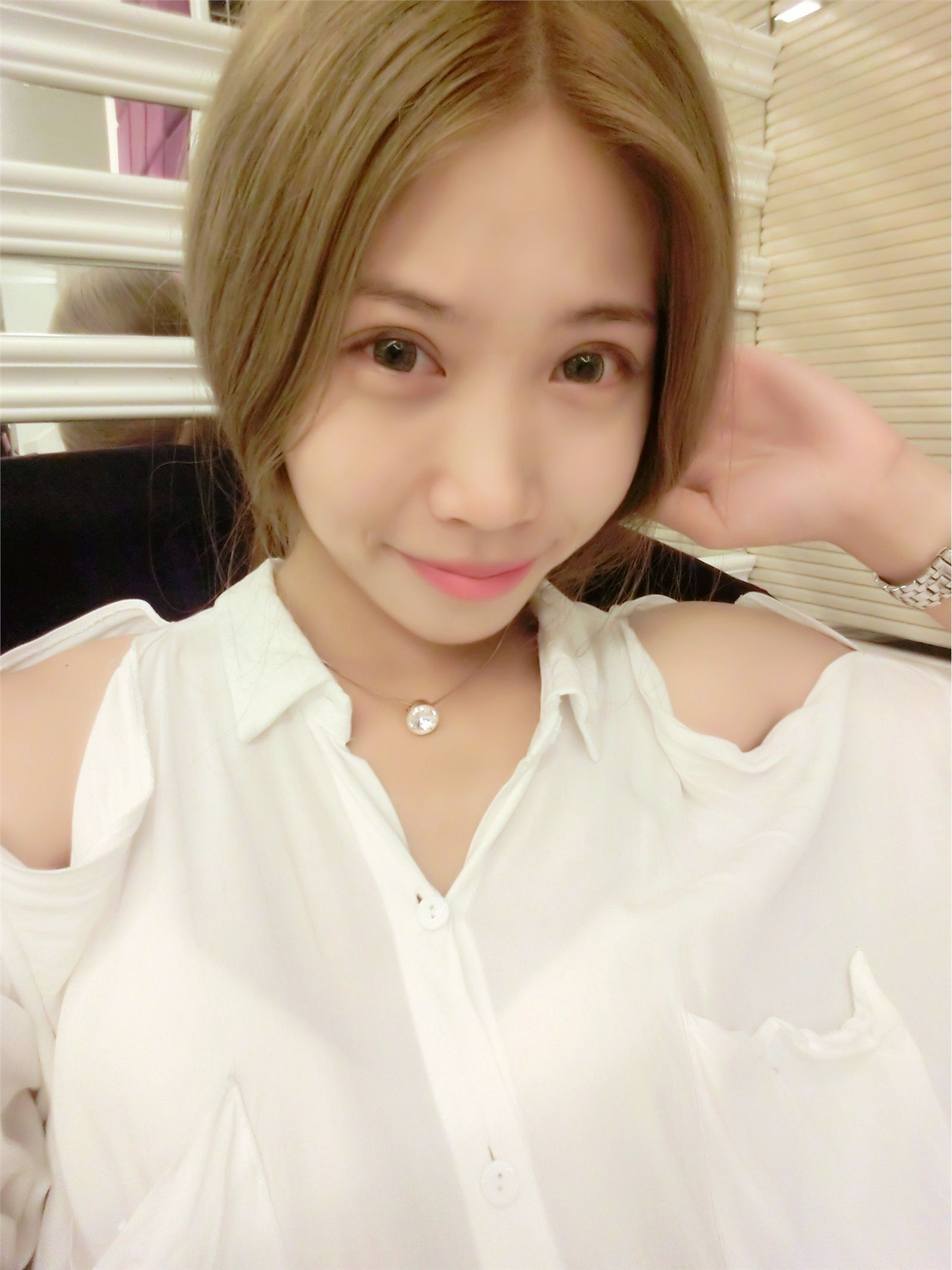 花哨尤物saisai的微博列表微女郎 2